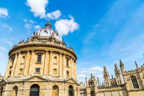 Syarat TOEFL kuliah di luar negeri di Oxford, berikut IELTS.